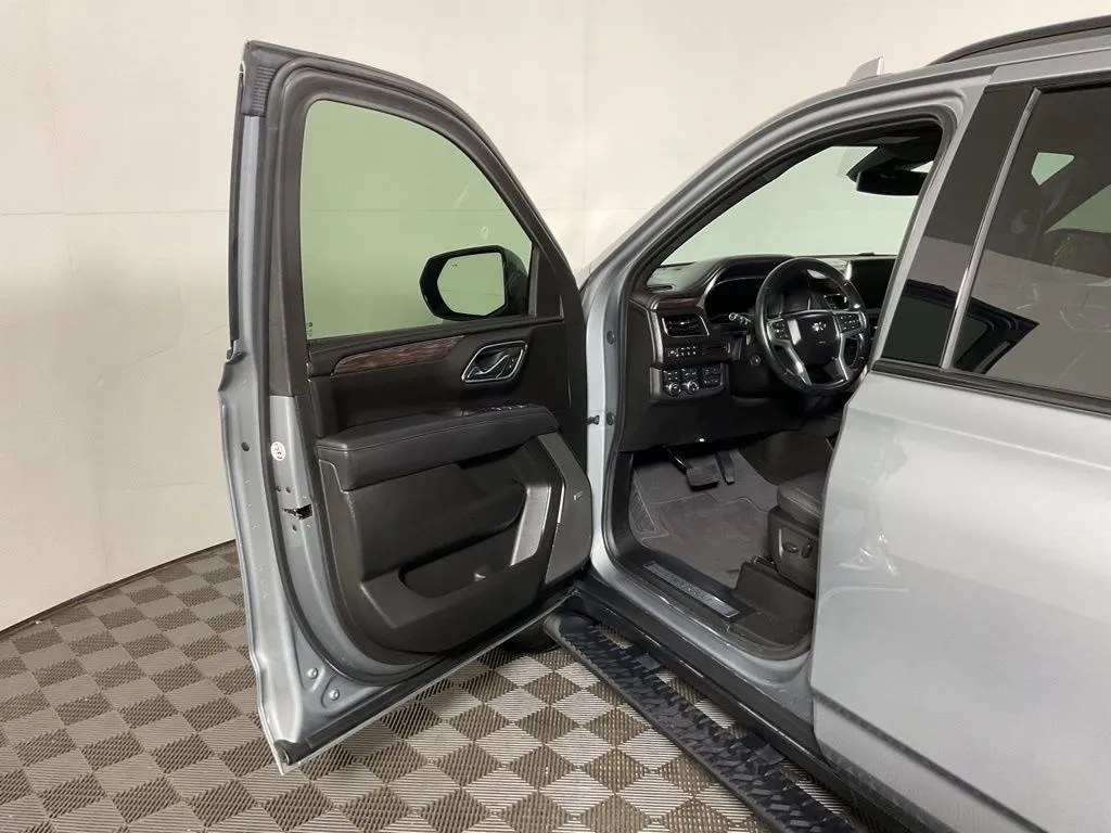 Chevrolet Suburban photo 20