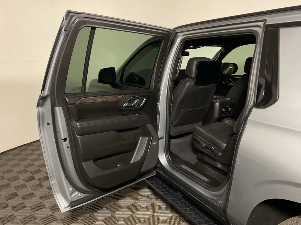 Chevrolet Suburban photo 33