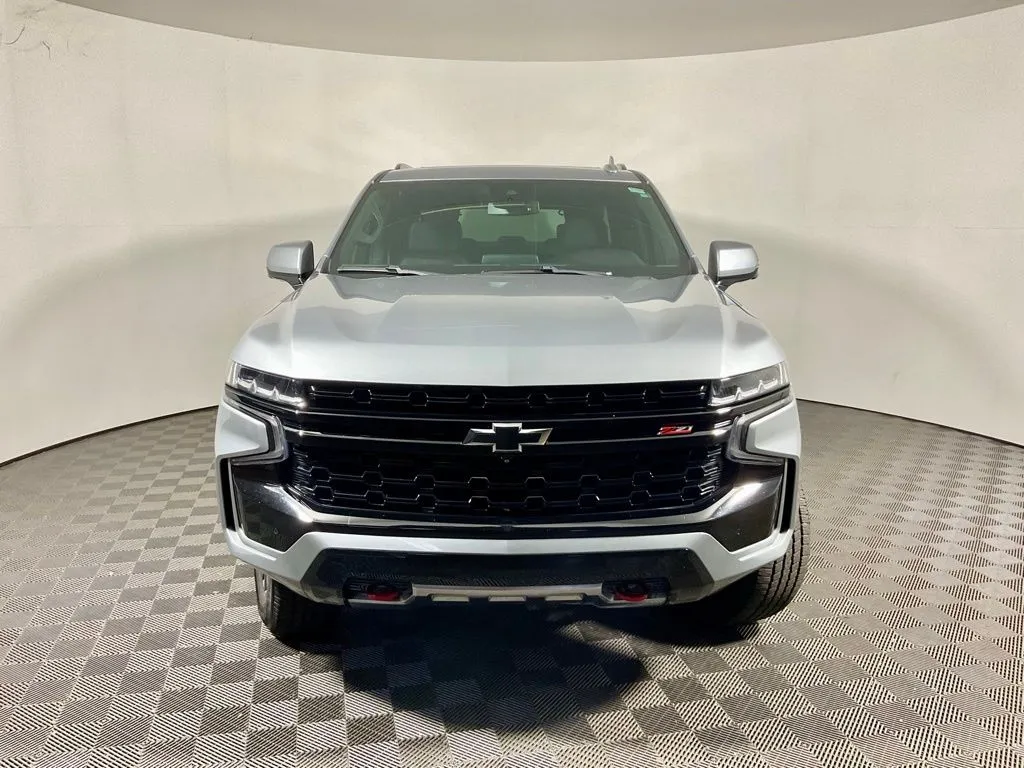Chevrolet Suburban photo 9