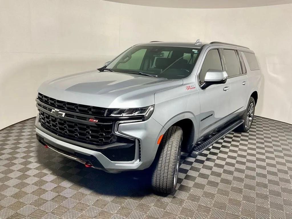 Chevrolet Suburban photo 12