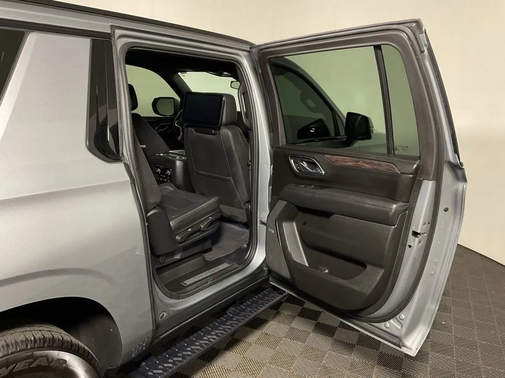 Chevrolet Suburban photo 36