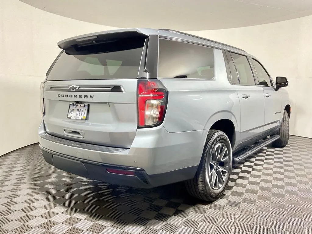 Chevrolet Suburban photo 18