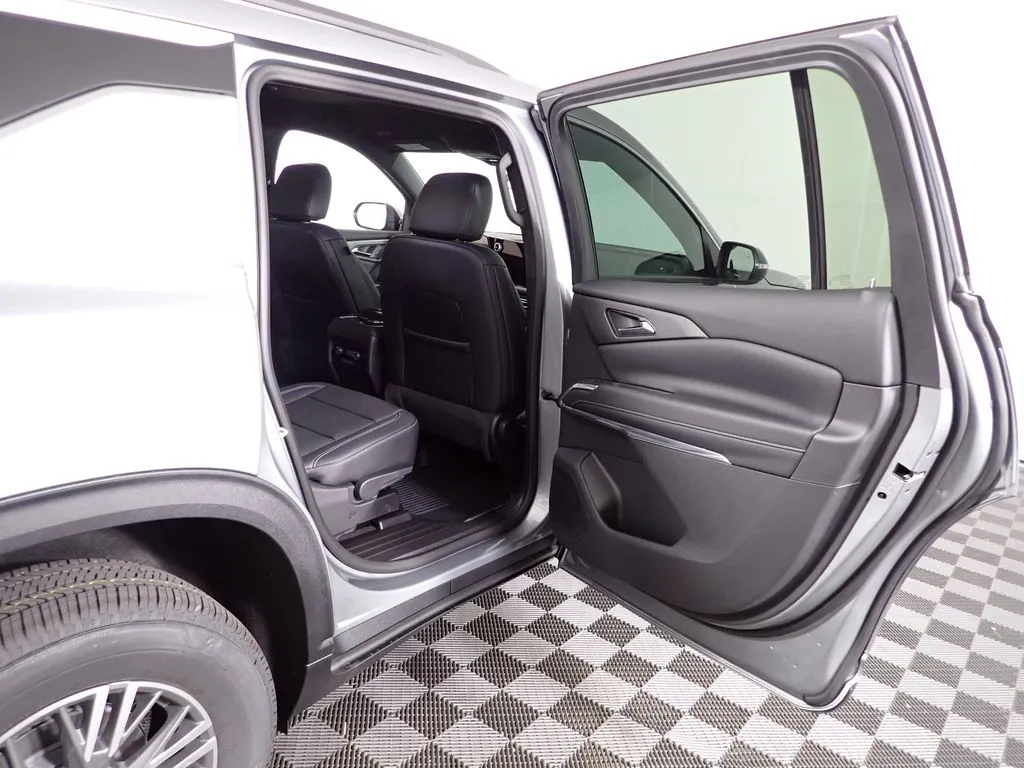 Chevrolet Traverse photo 36