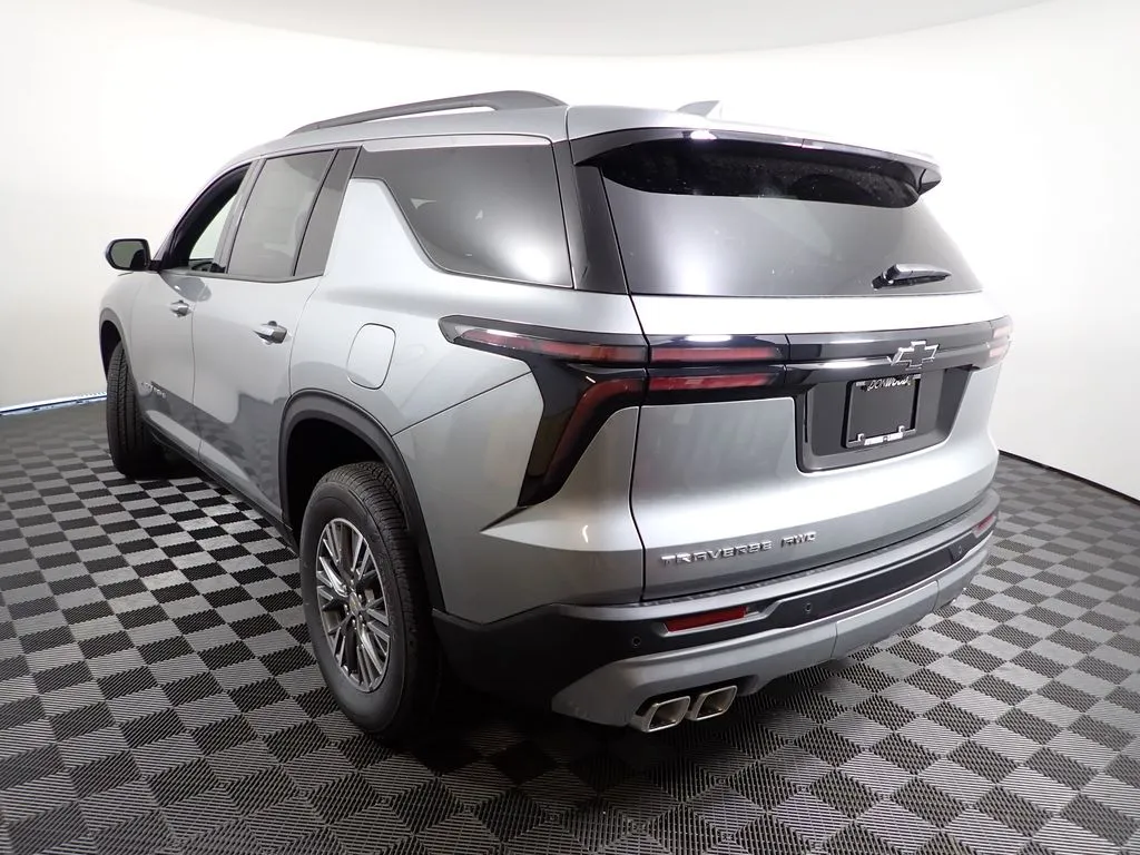 Chevrolet Traverse photo 14