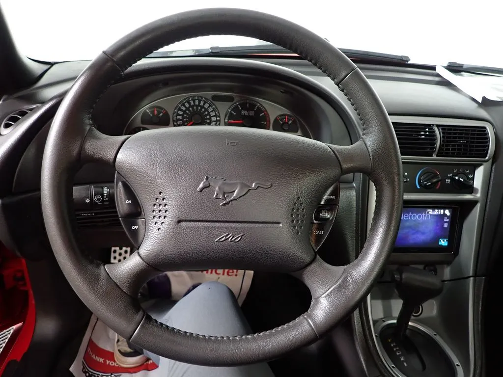 Ford Mustang photo 21