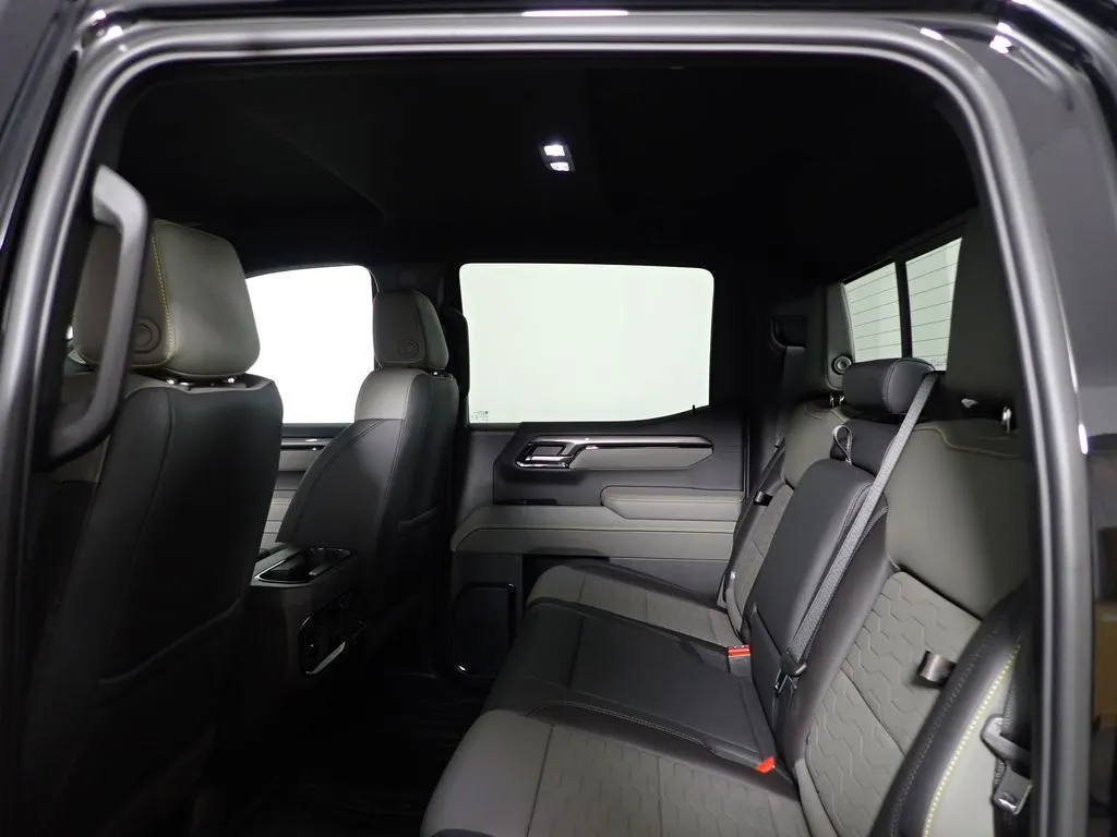 2026 Chevrolet Silverado 1500 ZR2 - Photo 37