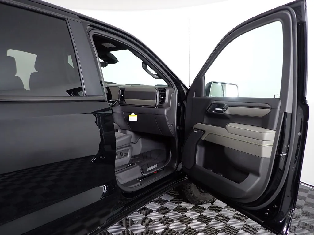 2026 Chevrolet Silverado 1500 ZR2 - Photo 41