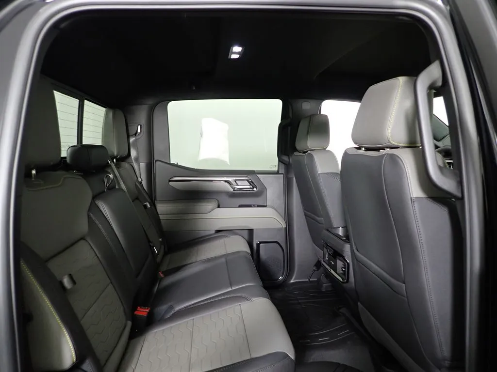 2026 Chevrolet Silverado 1500 ZR2 - Photo 39