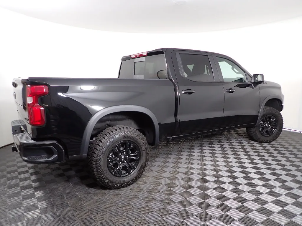 Chevrolet Silverado photo 21