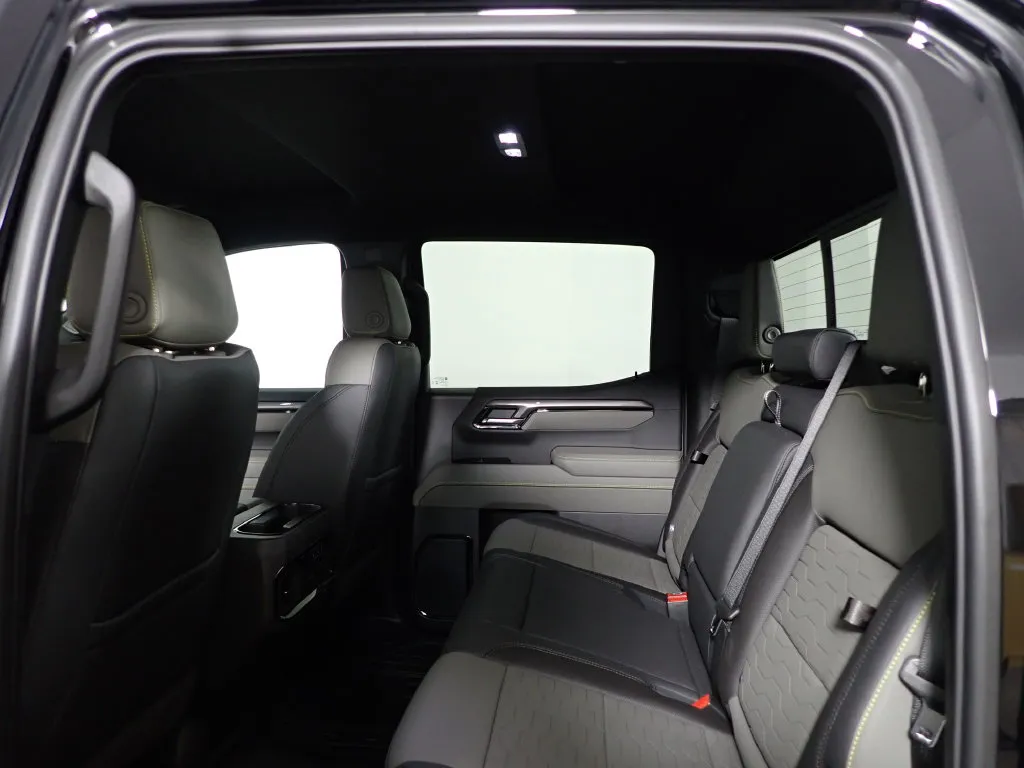 Chevrolet Silverado photo 37