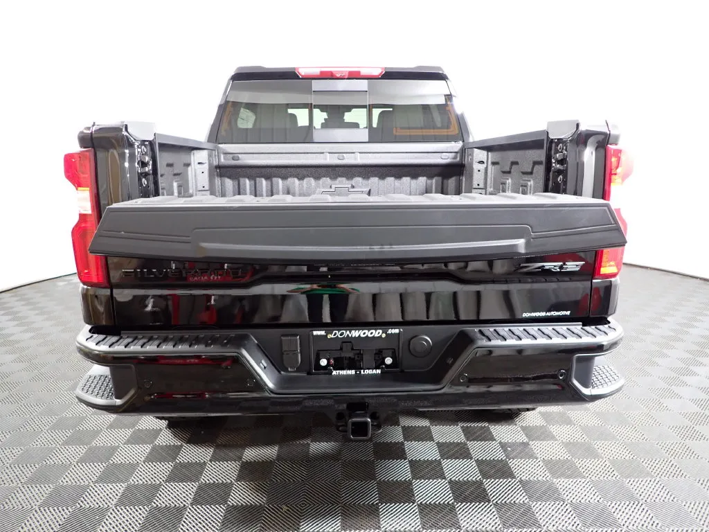 Chevrolet Silverado photo 19