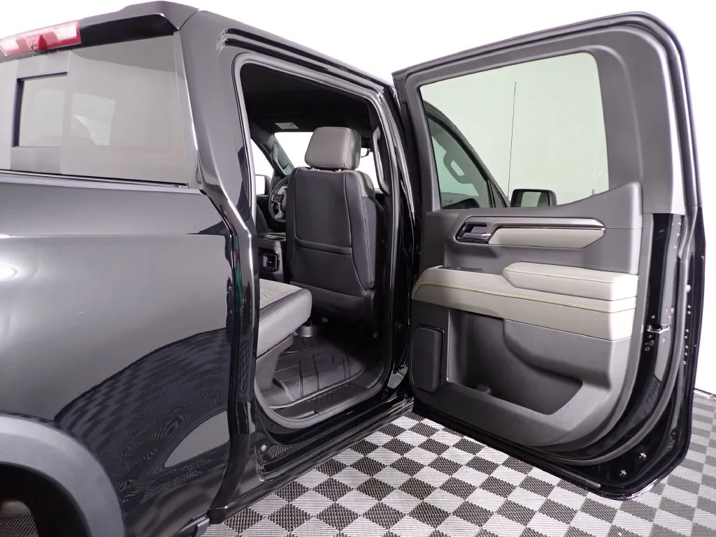 Chevrolet Silverado photo 38
