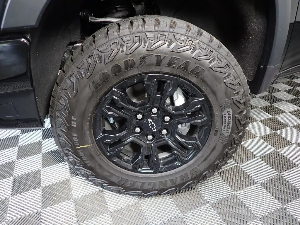 2026 Chevrolet Silverado 1500 ZR2 - Photo 45