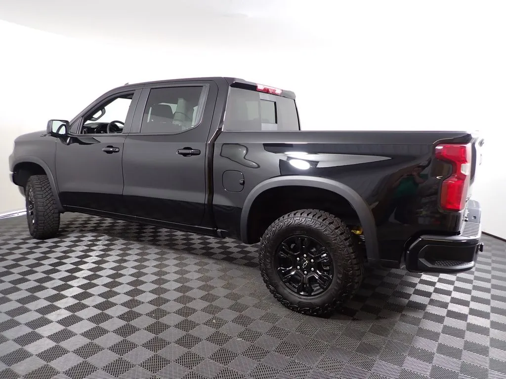 2026 Chevrolet Silverado 1500 ZR2 - Photo 13