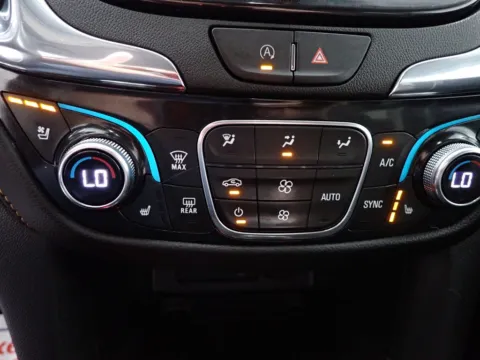 More photos of 2022 Chevrolet Equinox Premier at Don Wood Chevrolet, OH