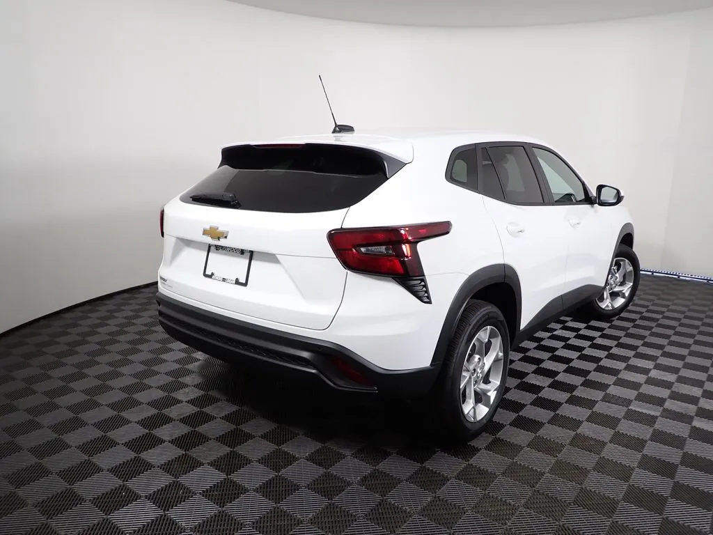 2026 Chevrolet Trax LS - Photo 16