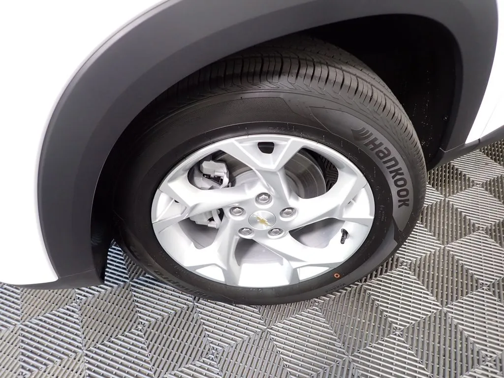 2026 Chevrolet Trax LS - Photo 38