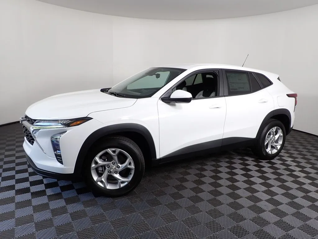2026 Chevrolet Trax LS - Photo 9