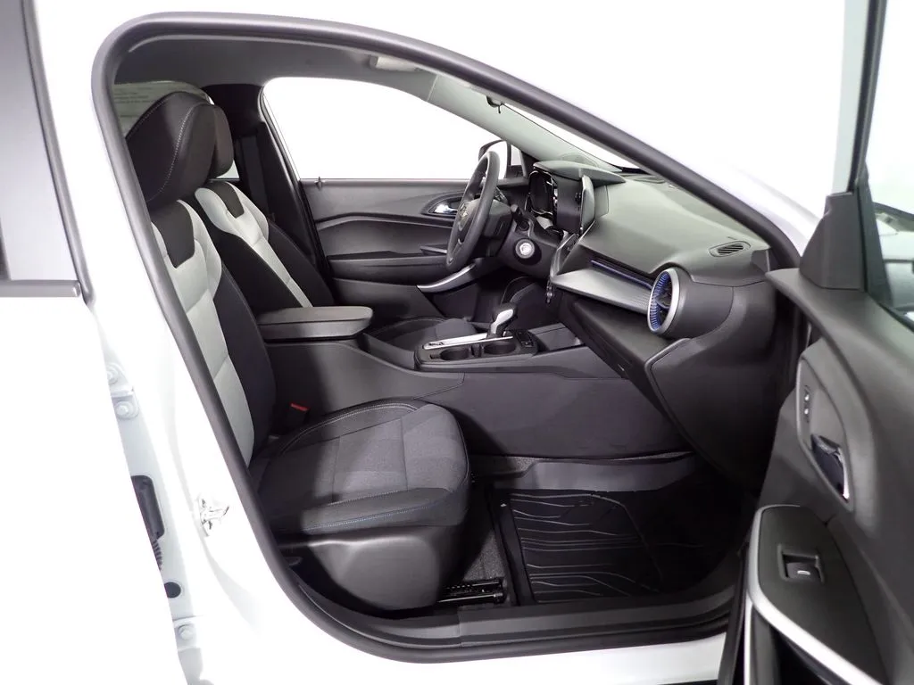 2026 Chevrolet Trax LS - Photo 35