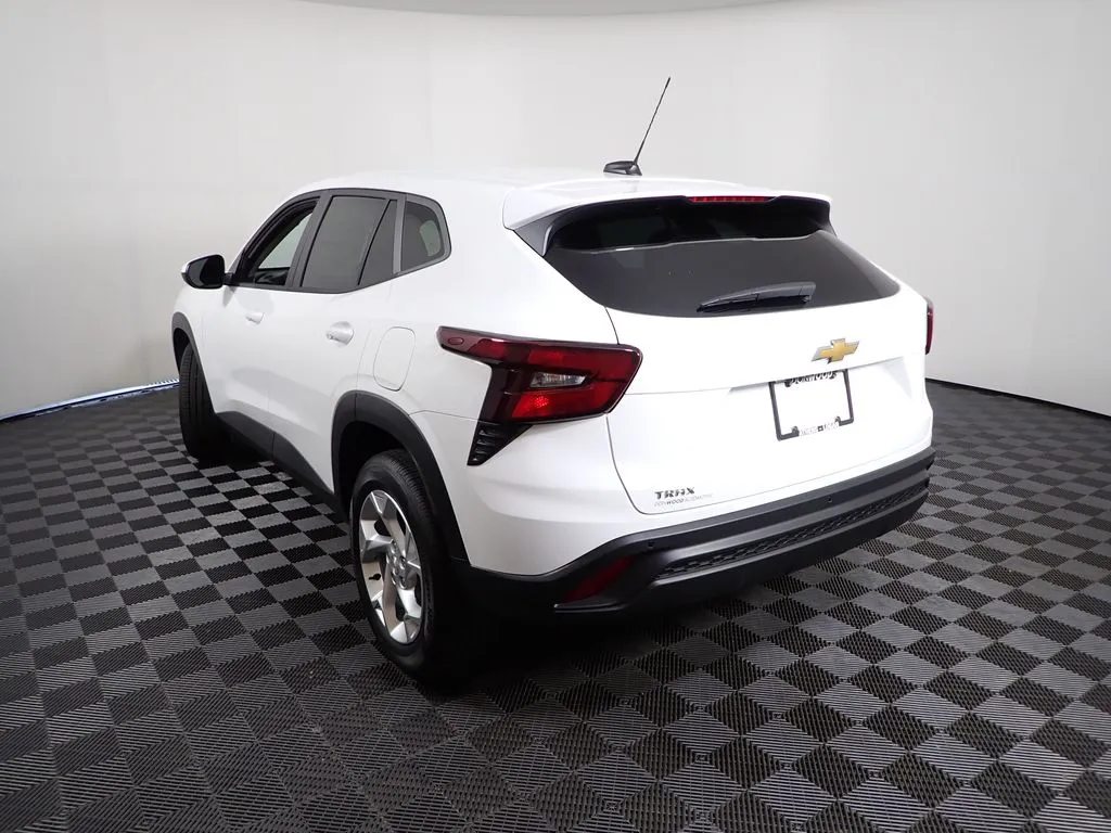 2026 Chevrolet Trax LS - Photo 12