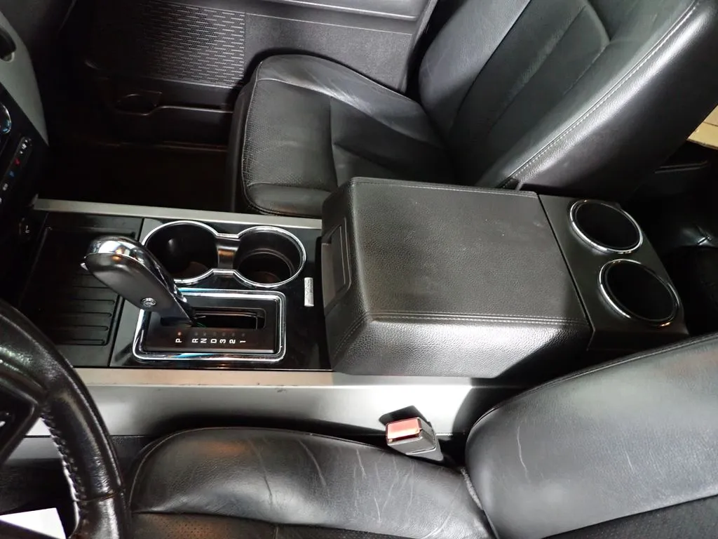 Ford Expedition EL photo 25