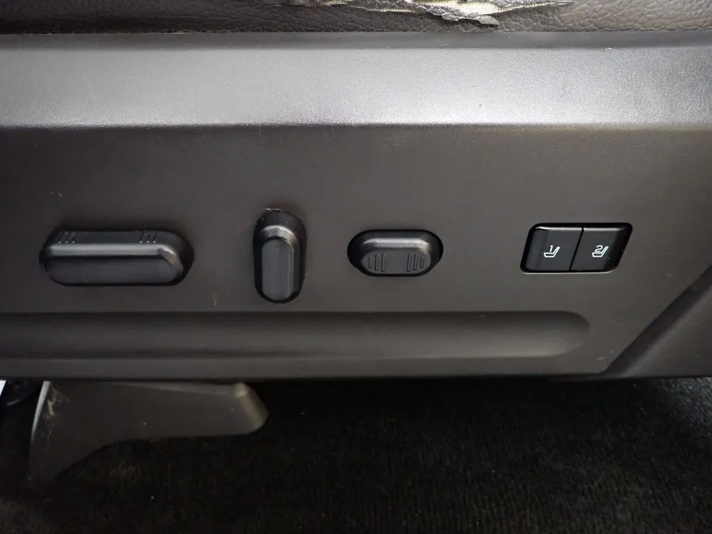 Ford Expedition EL photo 18