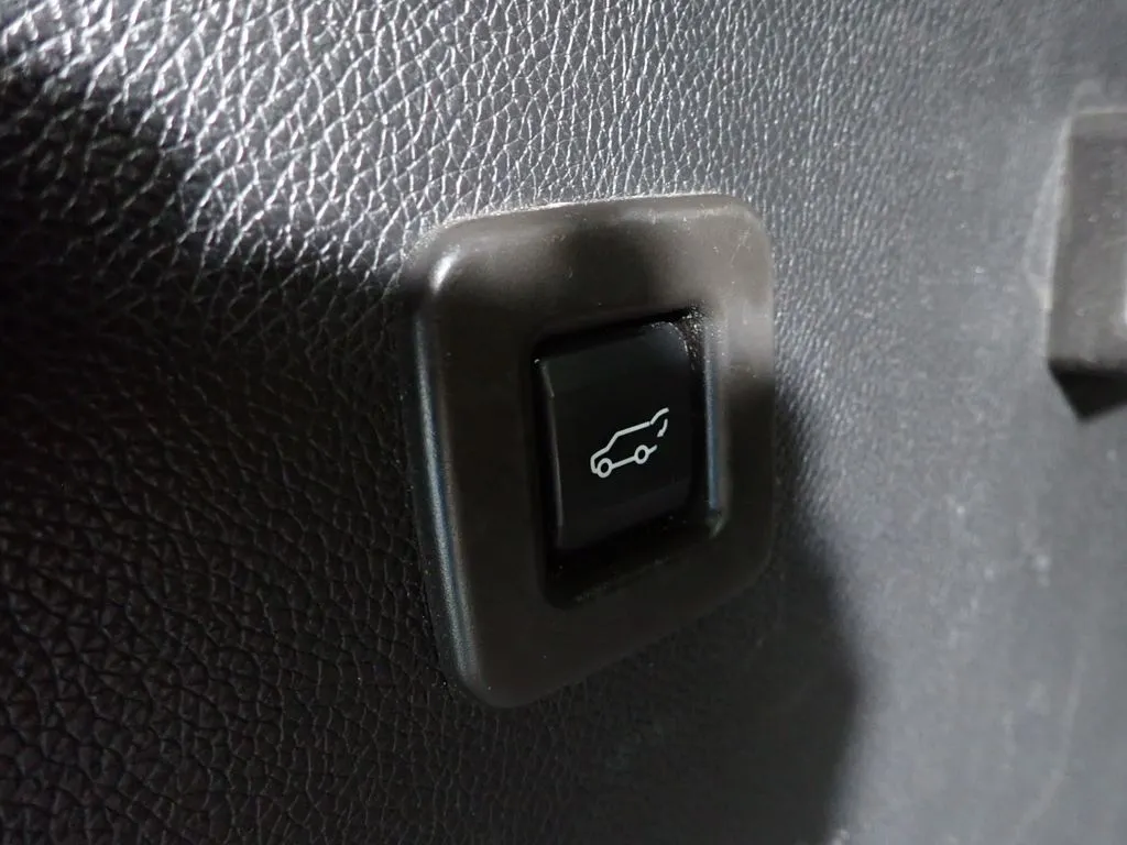 Ford Expedition EL photo 12