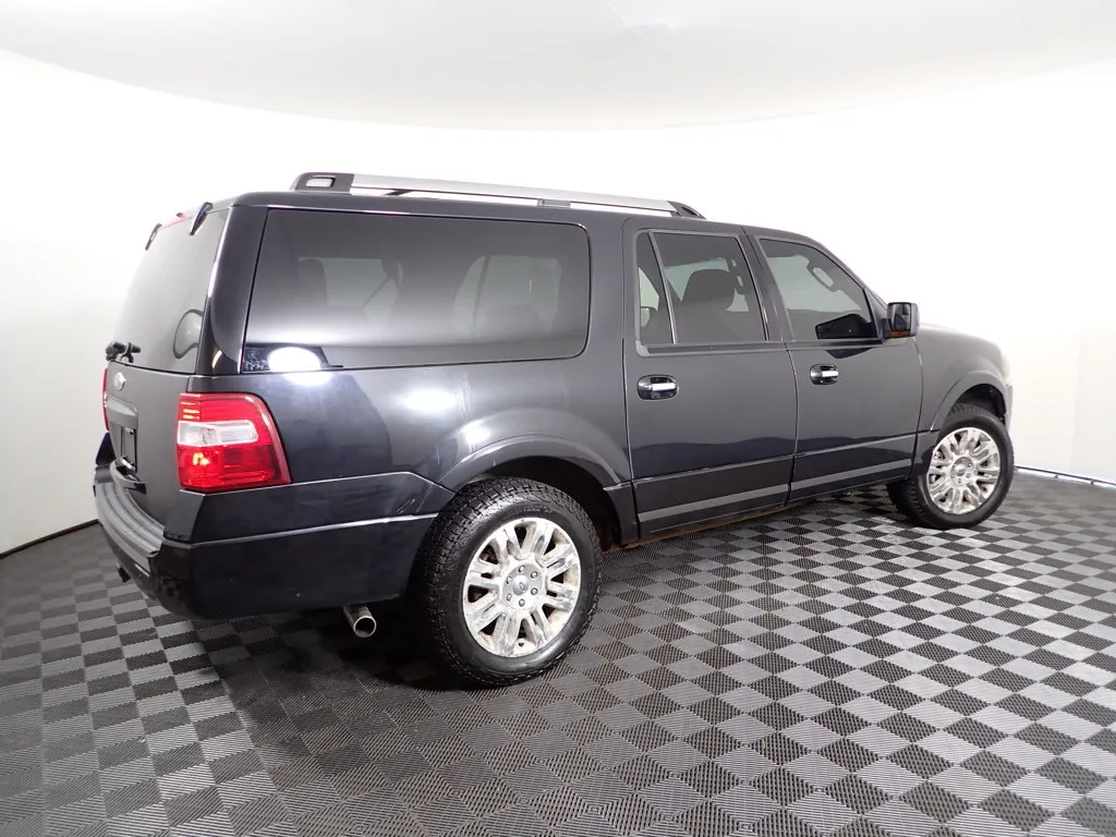 Ford Expedition EL photo 15