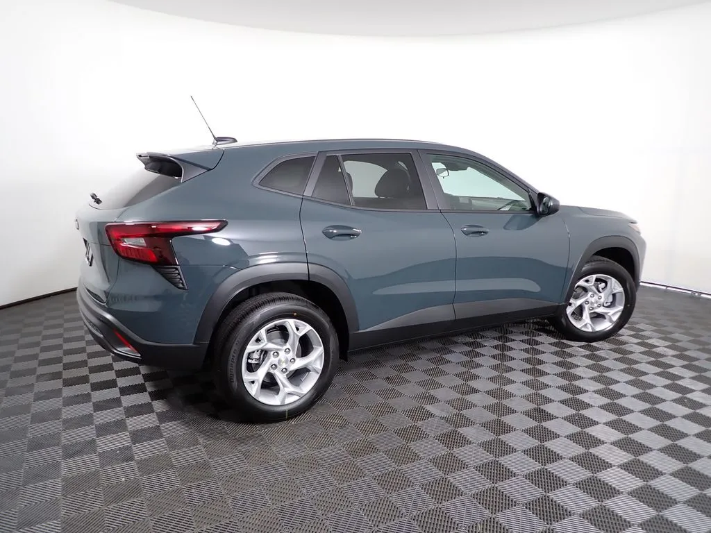 2026 Chevrolet Trax LS - Photo 17
