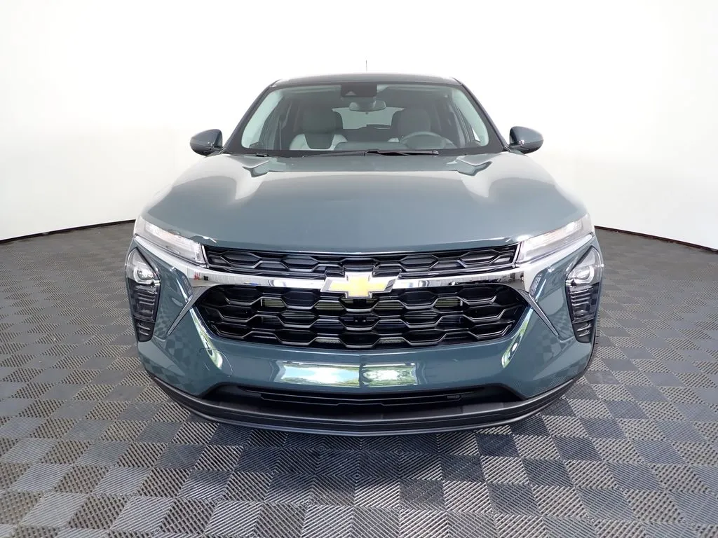 2026 Chevrolet Trax LS - Photo 8