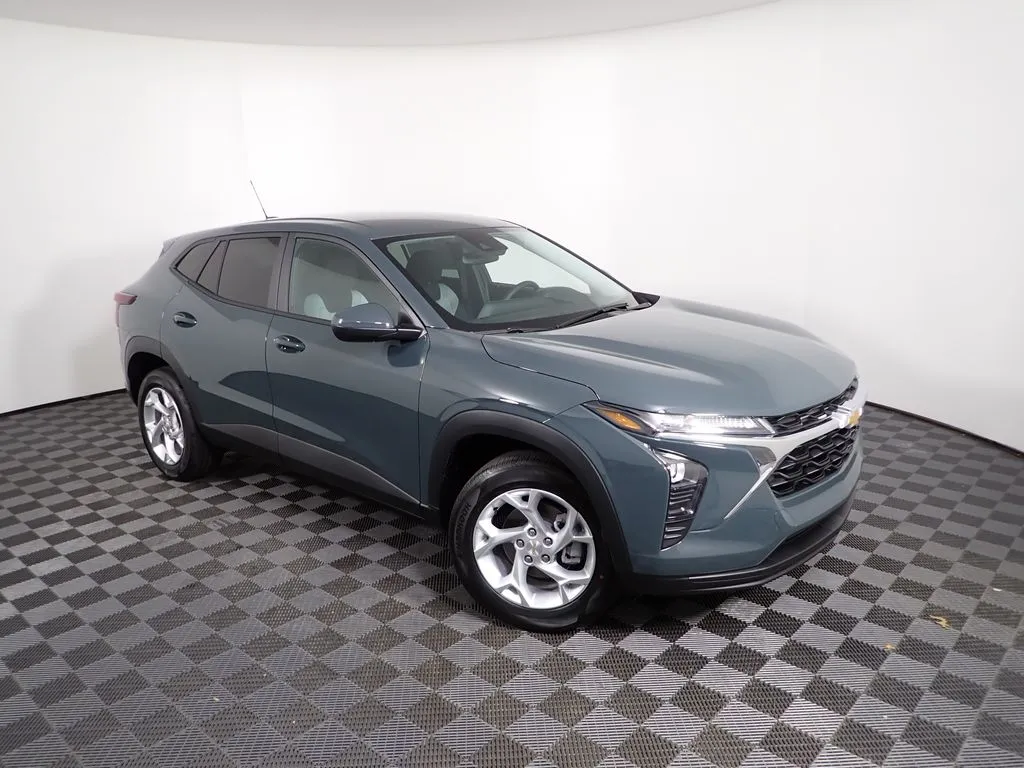 2026 Chevrolet Trax LS - Photo 7