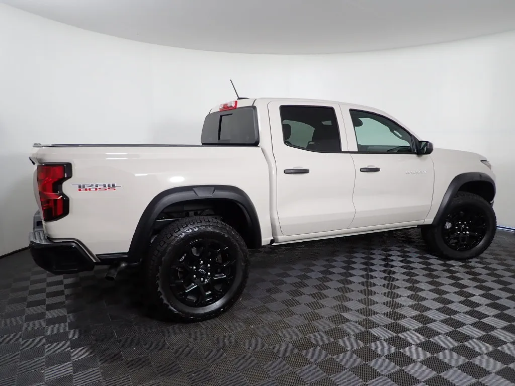 Chevrolet Colorado photo 17