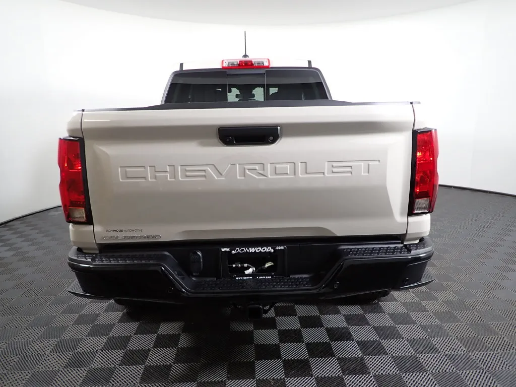 Chevrolet Colorado photo 14