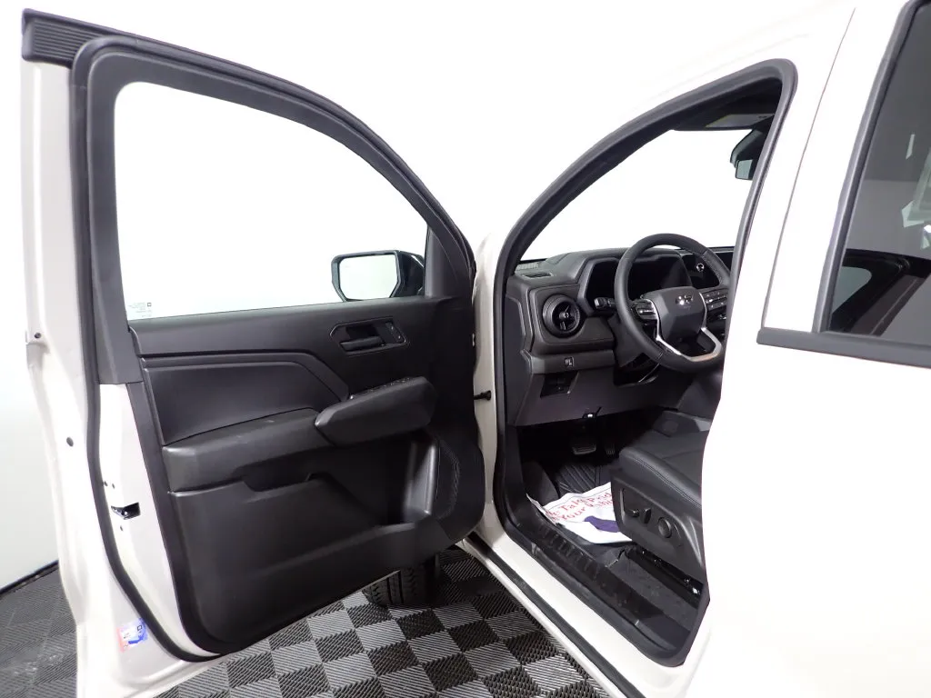 Chevrolet Colorado photo 18