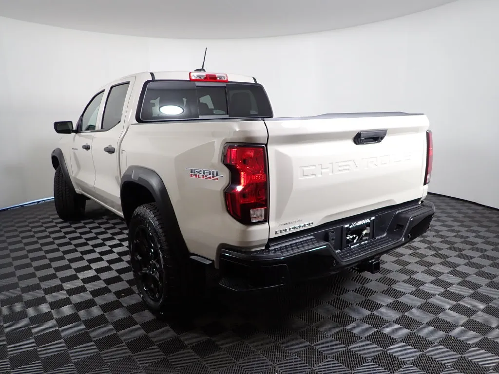 Chevrolet Colorado photo 13
