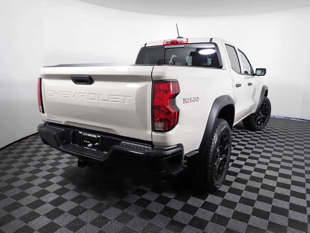 Chevrolet Colorado photo 16