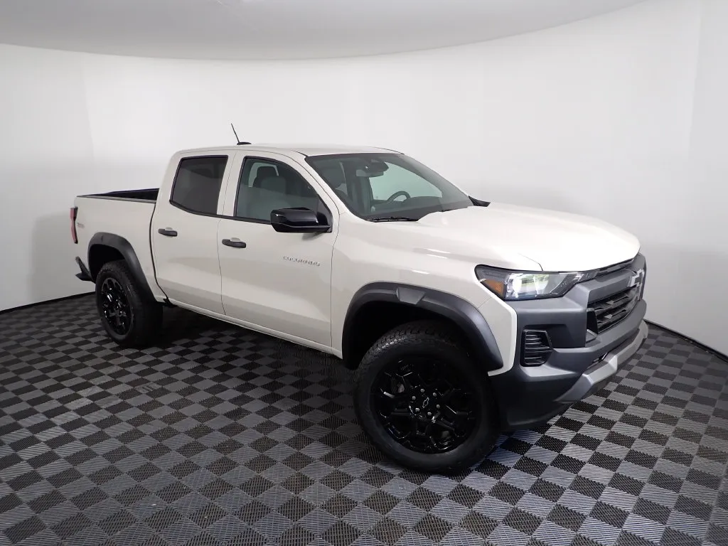 Chevrolet Colorado photo 8