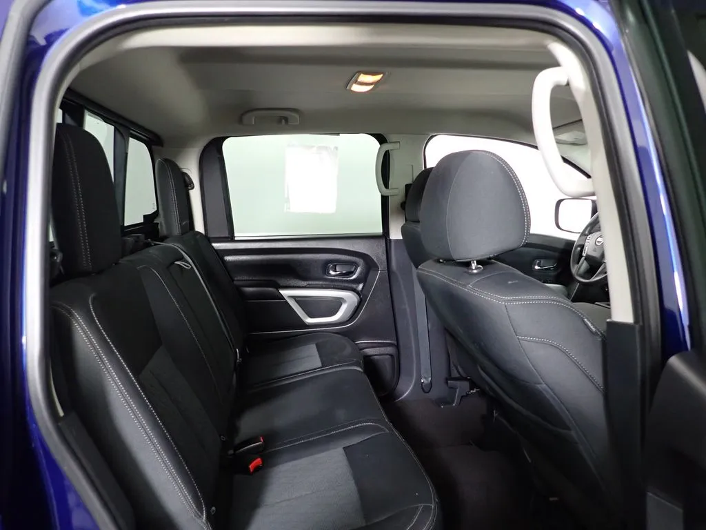 Nissan Titan photo 31