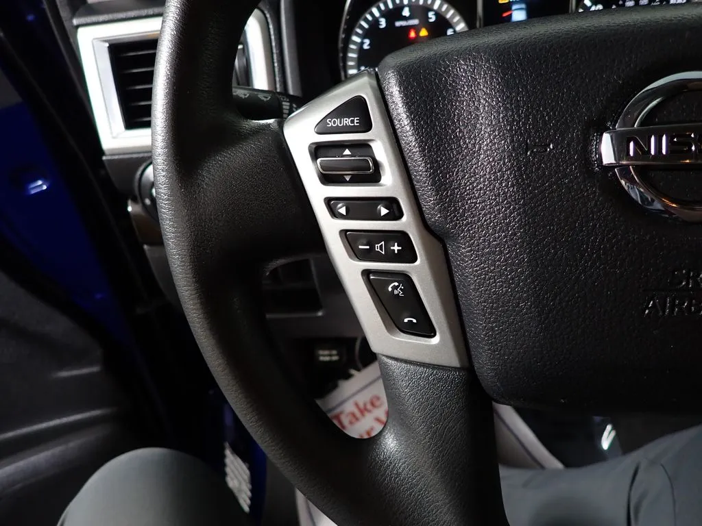 Nissan Titan photo 23