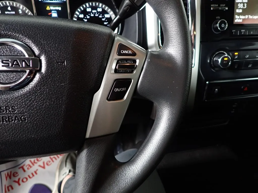 Nissan Titan photo 24