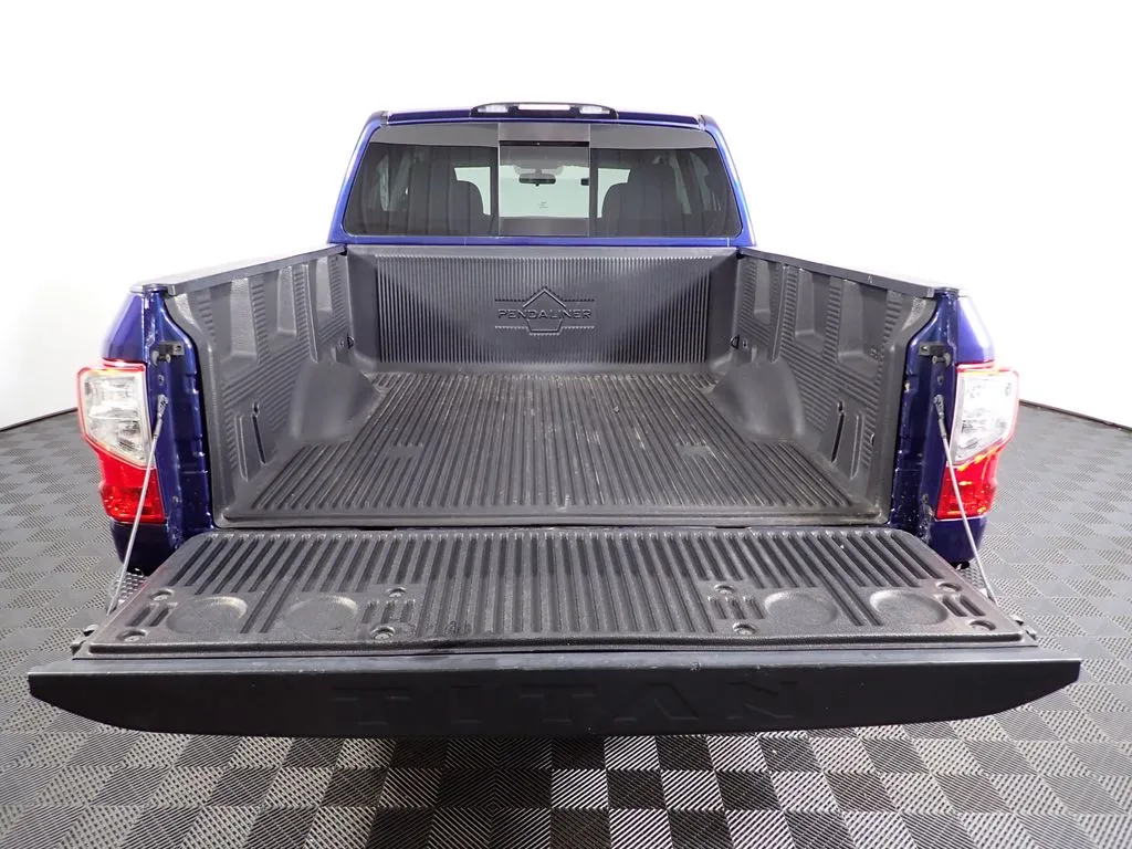 Nissan Titan photo 13