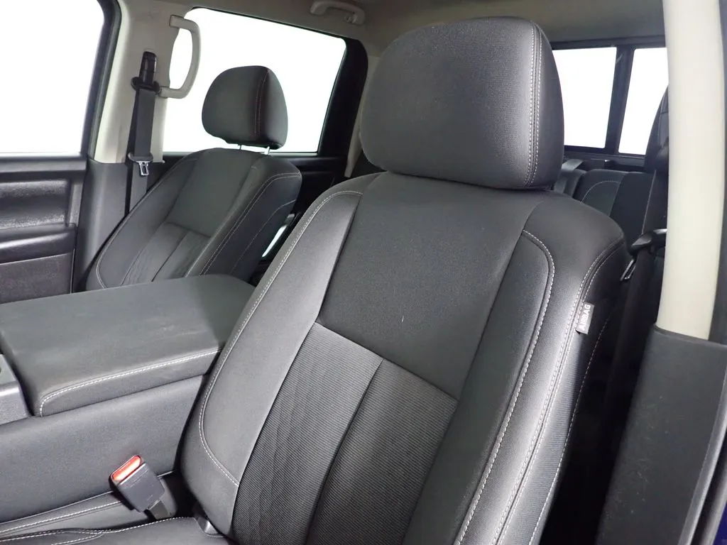 Nissan Titan photo 19