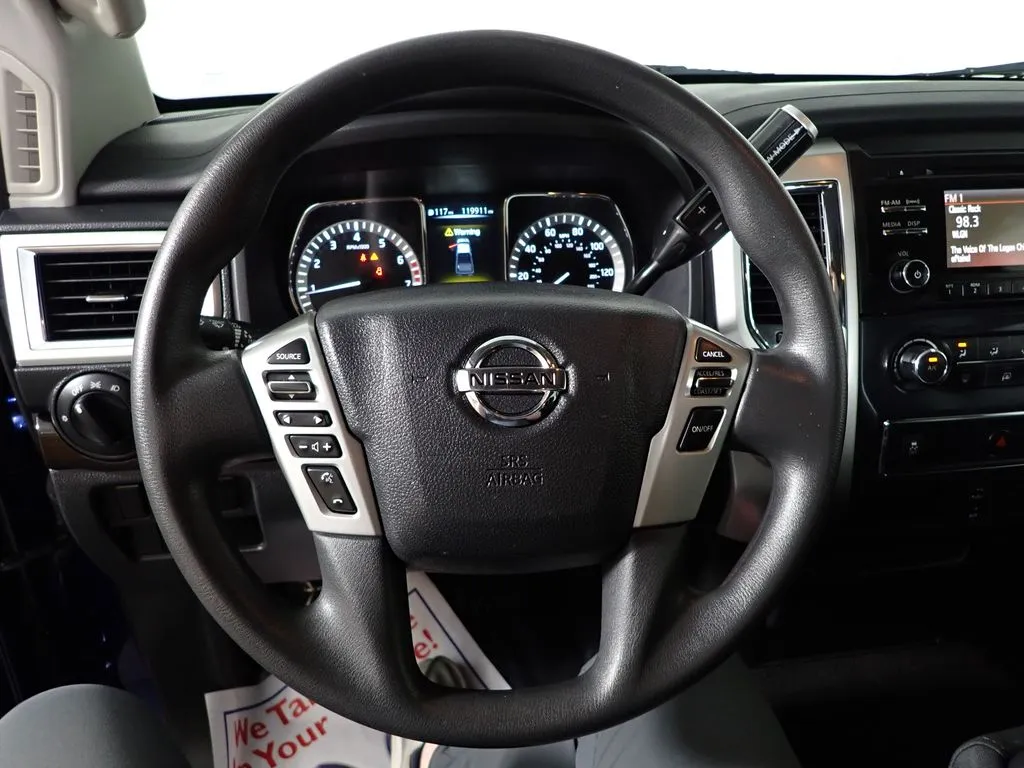 Nissan Titan photo 22