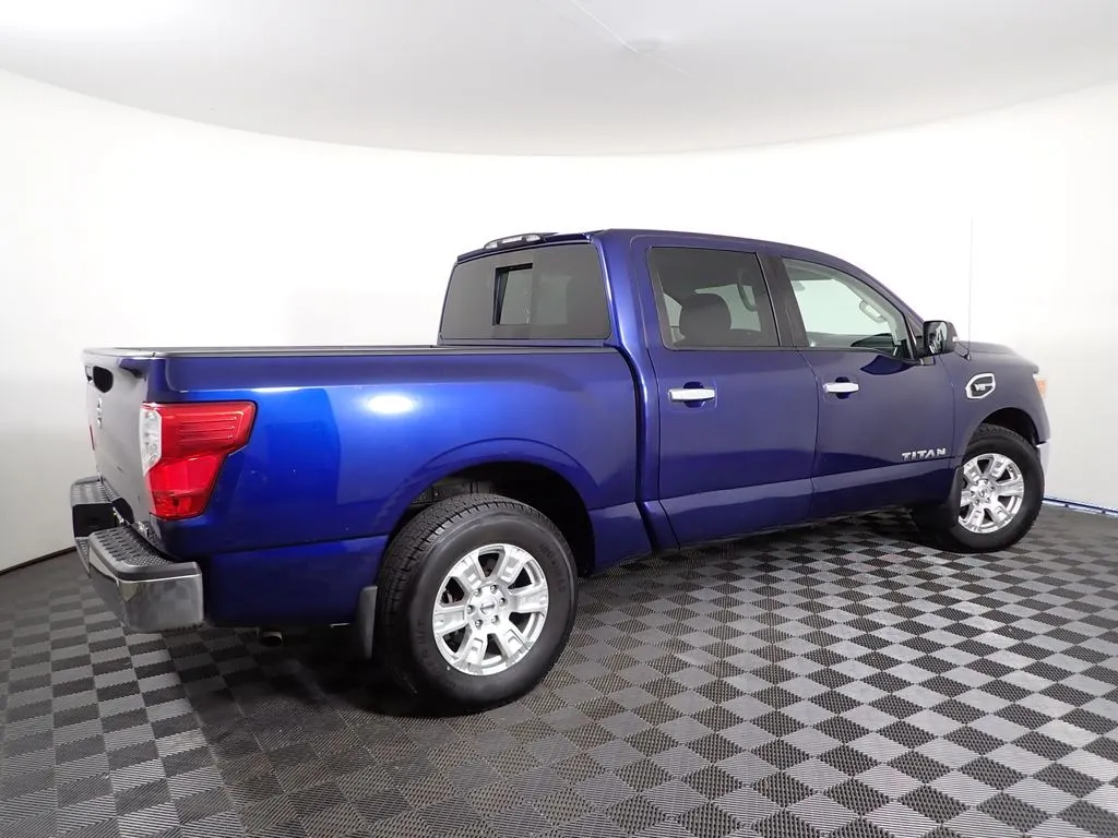 Nissan Titan photo 15