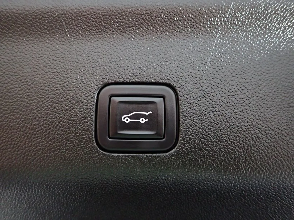 Chevrolet Tahoe photo 19
