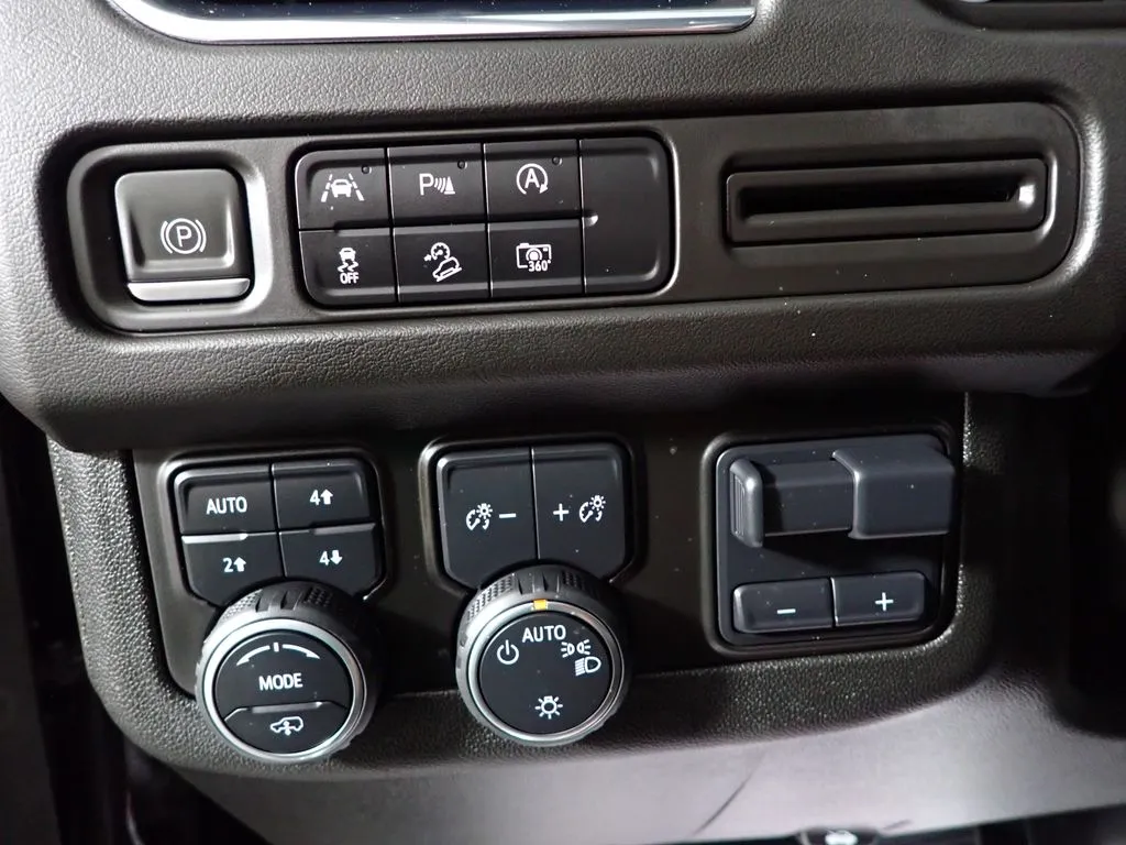 Chevrolet Tahoe photo 28