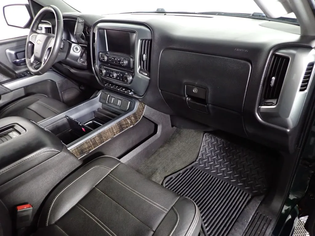 Chevrolet Silverado photo 35