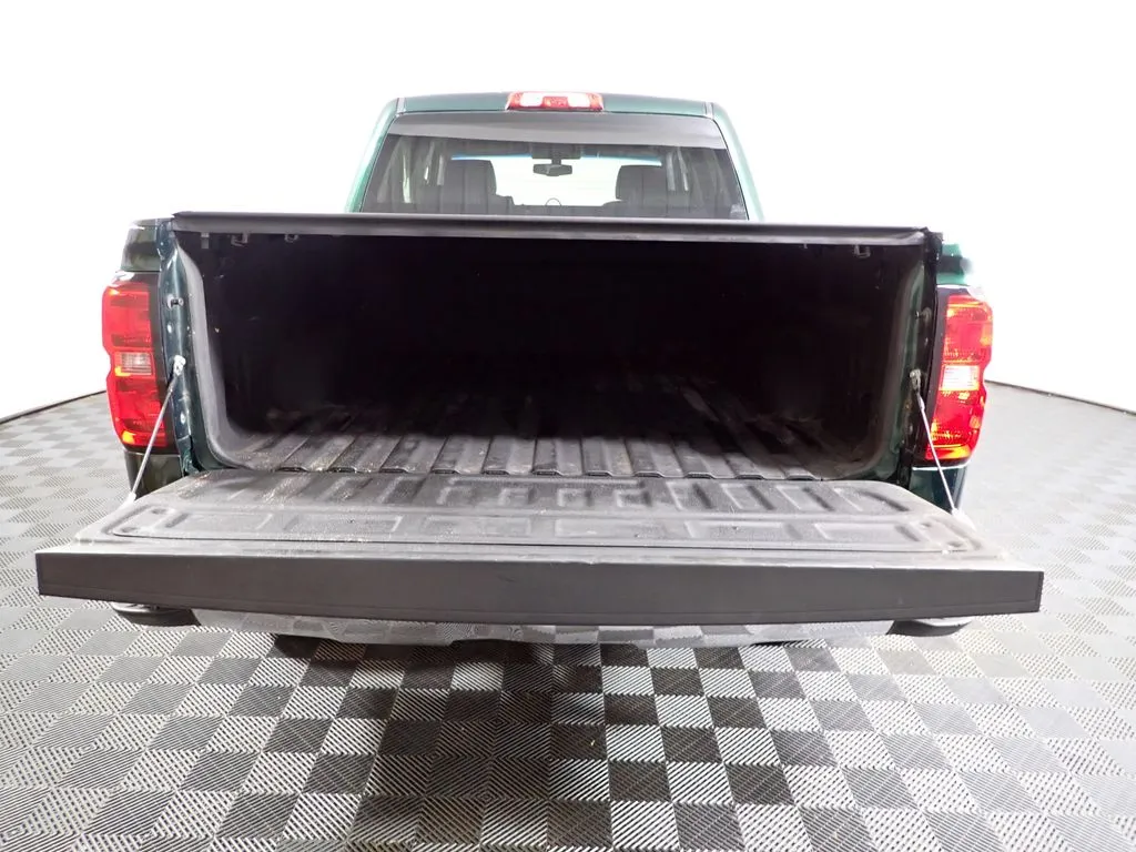 Chevrolet Silverado photo 14
