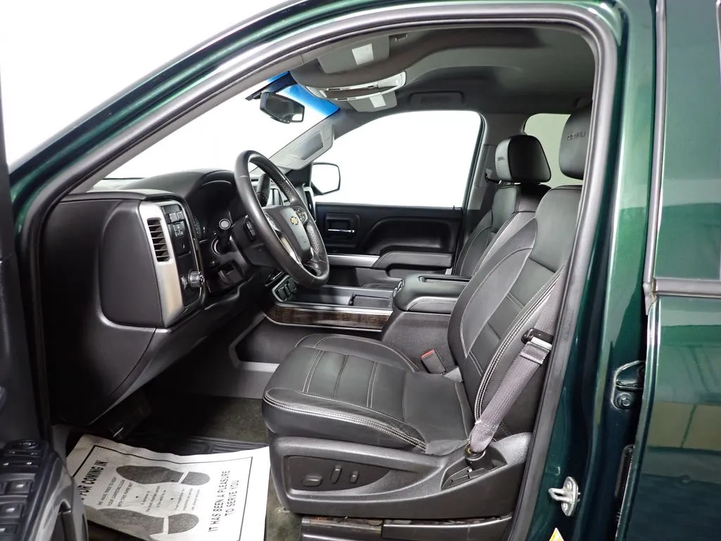 Chevrolet Silverado photo 19