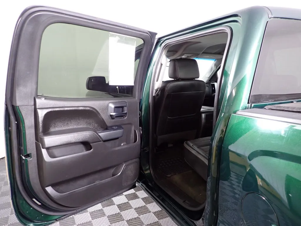 Chevrolet Silverado photo 29